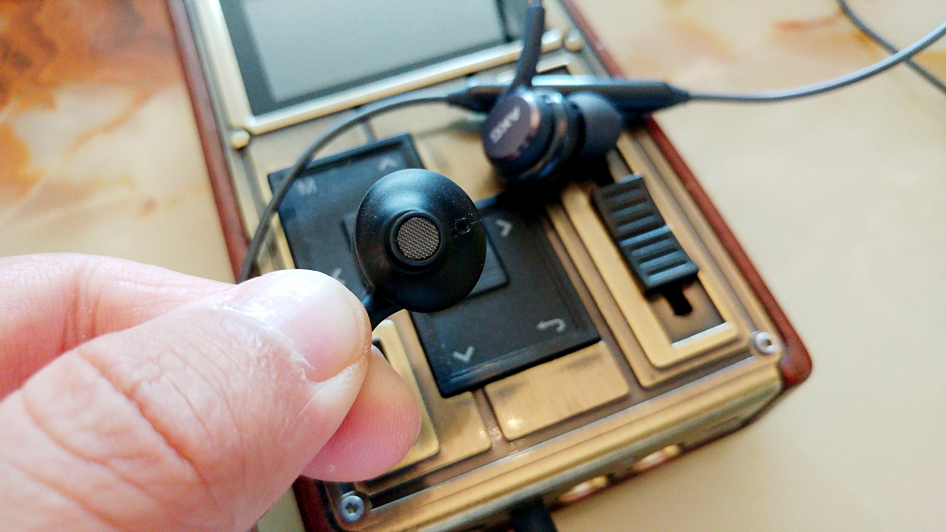 那记忆中如水晶般的清澈——三星S8原配AKG耳塞评测