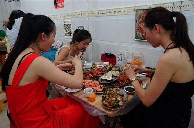 海南旅行三亚旅游攻略,海南三亚夫妻结伴旅行