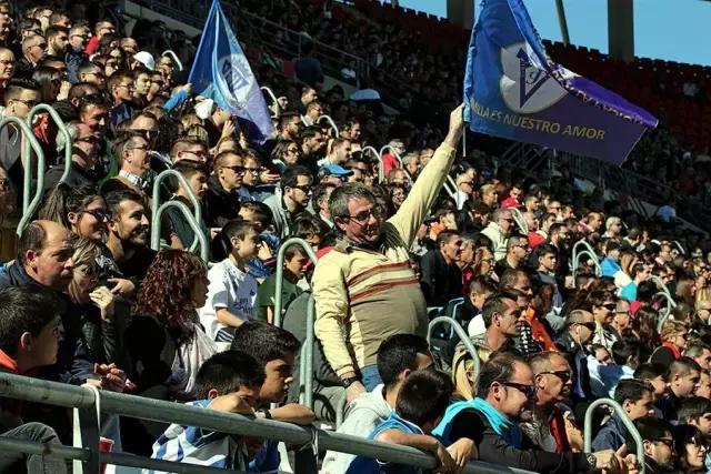 中国解说员足球界著名的一段话,中国足球解说员