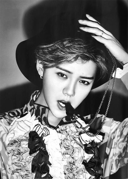 鹿晗勋章歌词壁纸图片,鹿晗壁纸4k全屏帅哥