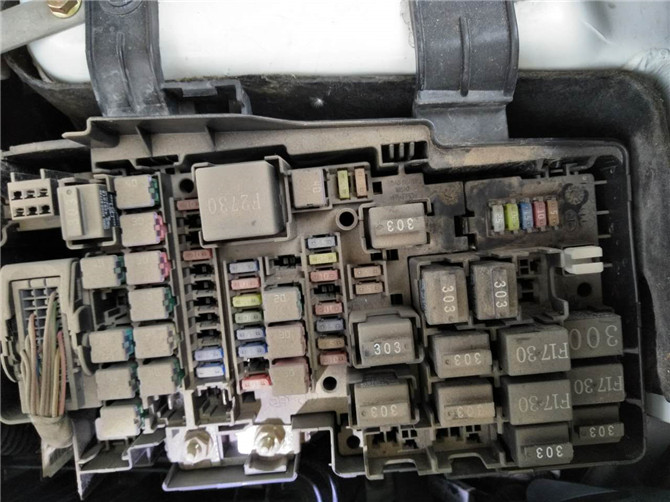 买二手车交了定金发现事故车,买二手事故车怎么解决