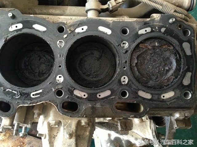 机油加多了对发动机的危害,机油加多了怎么抽出来