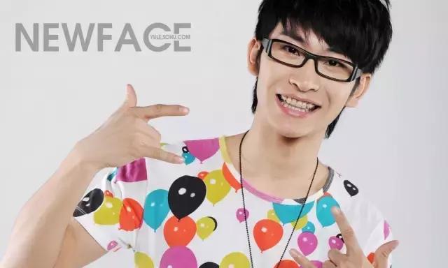 哪些明星在深圳读中学,哪个明星高中是在深圳读书的