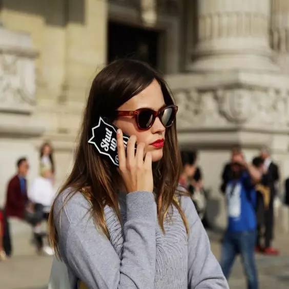 苹果呸来了|我把手机弄那么好看，就是为了这装逼一刻