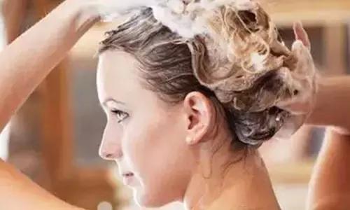 每天梳头100下反而掉发更严重了,怎么一梳头就掉发呢