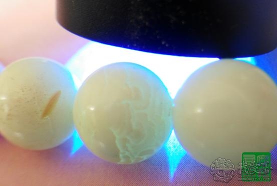 天然蜜蜡和水煮蜜蜡,水煮蜜蜡和烤蜜蜡