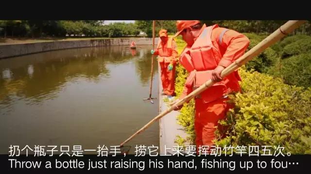 普通却又不平凡的医务工作者,平凡的岗位不平凡的坚守环卫工人