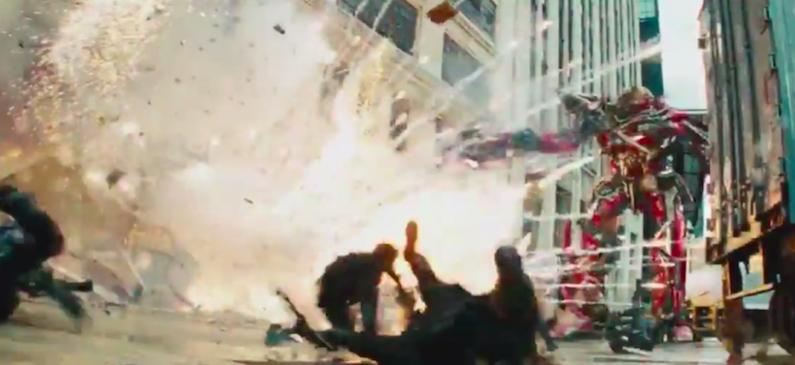 和《变形金刚》里的爆炸相比,《速激8》简直弱爆了