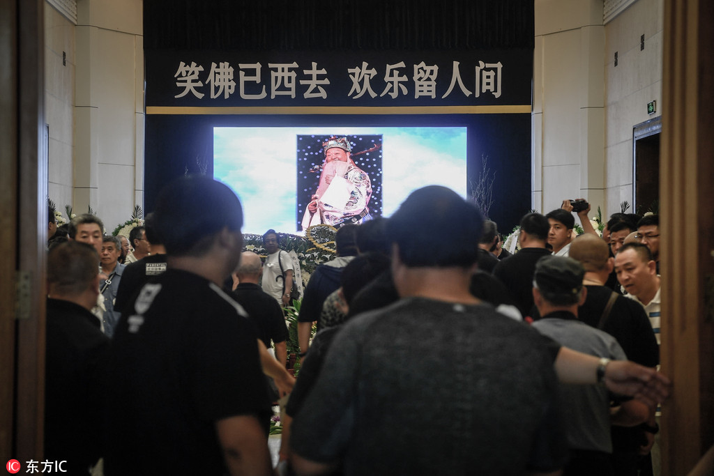 众名家雨中送别唐杰忠，姜昆痛哭：一定把相声说好，让老艺术家放心