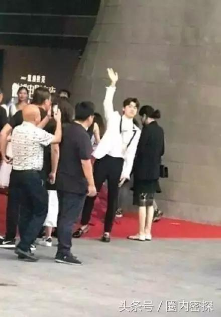 杨幂刘亦菲同框热聊,杨幂刘亦菲最近互动