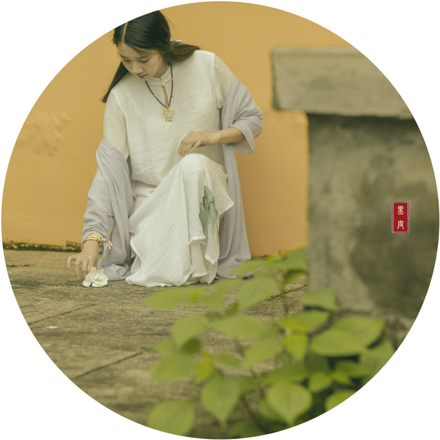 属鸡42岁是苦命年吗,属鸡人的近期状态