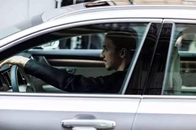 「辣·品牌」24岁少女爱上90岁沃尔沃，你说怎么办