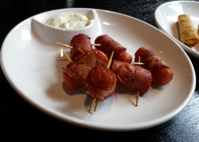 必胜客垃圾桶披萨,垃圾桶里披萨