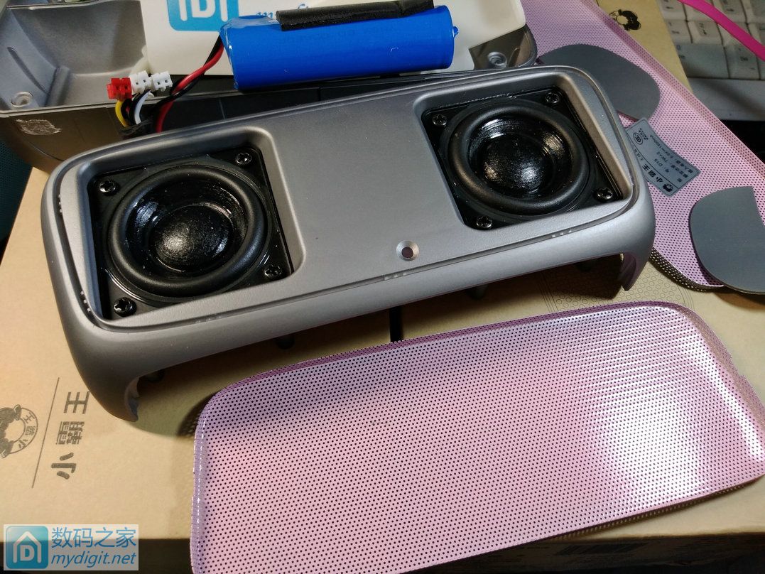 小霸王d50蓝牙音箱拆解视频,比小米更好的音响