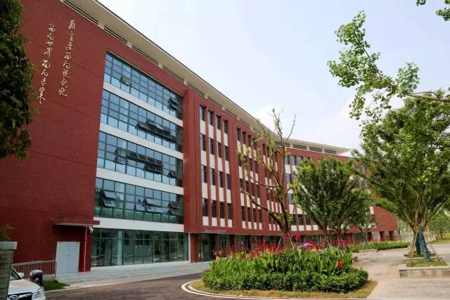 宜昌一中实景,航拍宜昌一中新校区