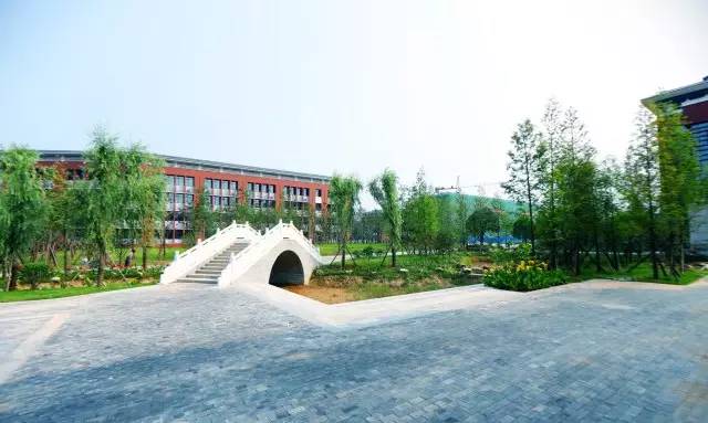 宜昌一中实景,航拍宜昌一中新校区