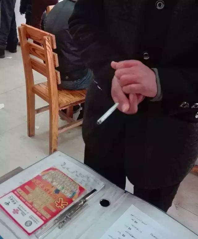 移动、联通、电信的任意号码充值300送400话费勿轻信，是*局骗**！