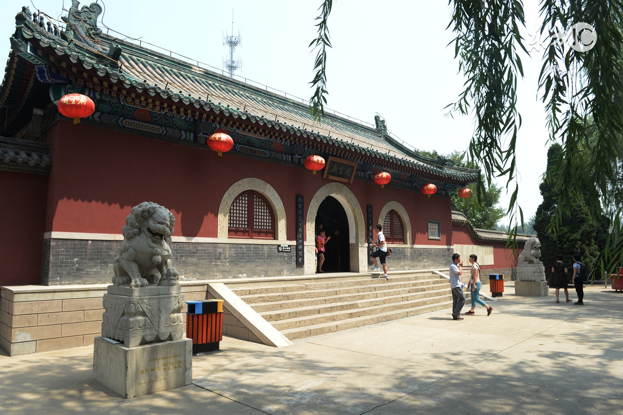 夏游赵云庙，笑谈赵云貌