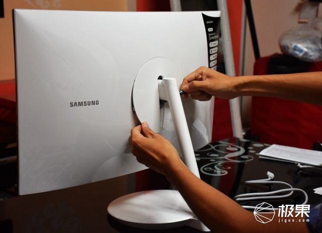 三星最好的显示器是什么,为什么大家都说三星的手机屏幕好