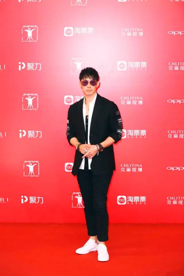 黄渤拿下金爵影帝,金爵奖黄渤黄晓明