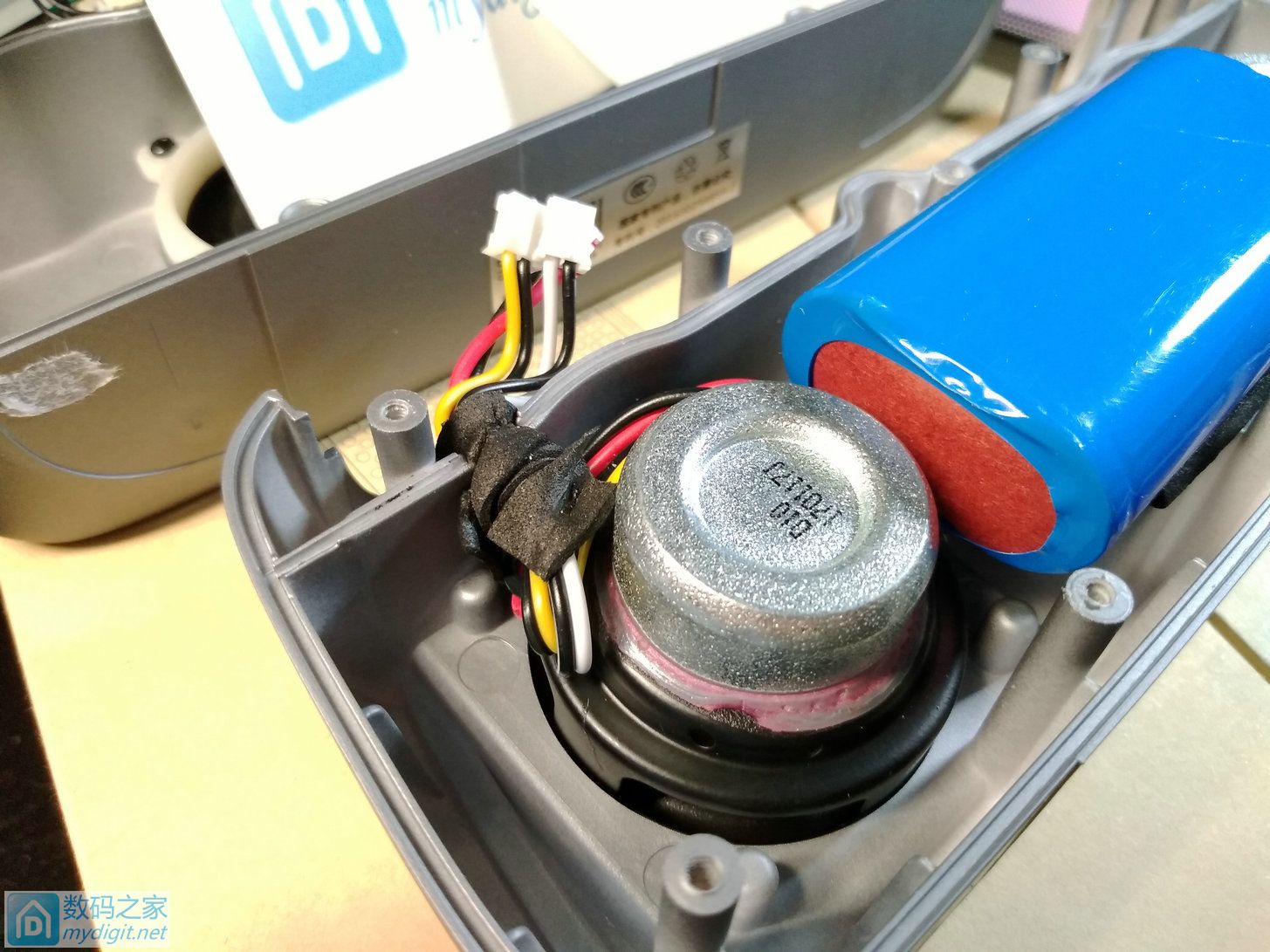 小霸王d50蓝牙音箱拆解视频,比小米更好的音响