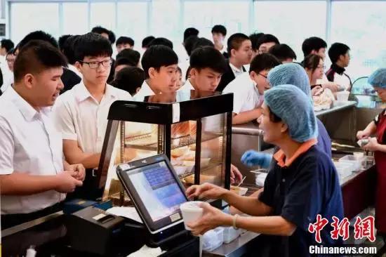 在香港读书的家庭怎么样,香港读书的真实感受