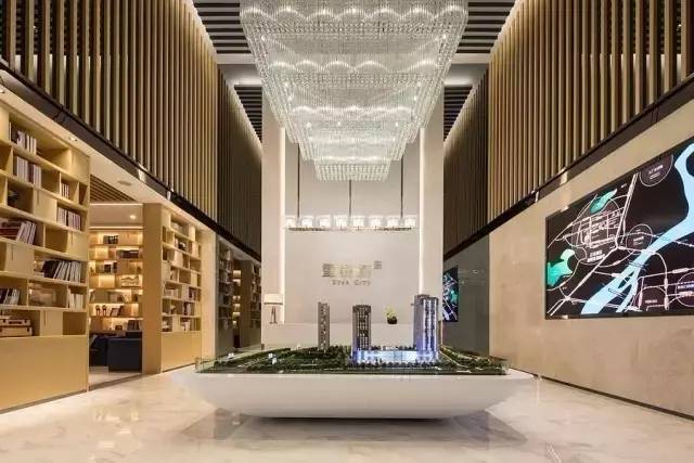 江北核心区地铁口纯新盘,地铁口旁的新楼盘