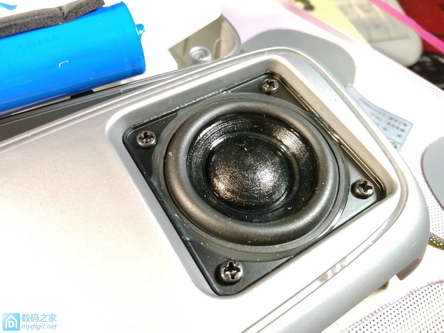 小霸王d50蓝牙音箱拆解视频,比小米更好的音响