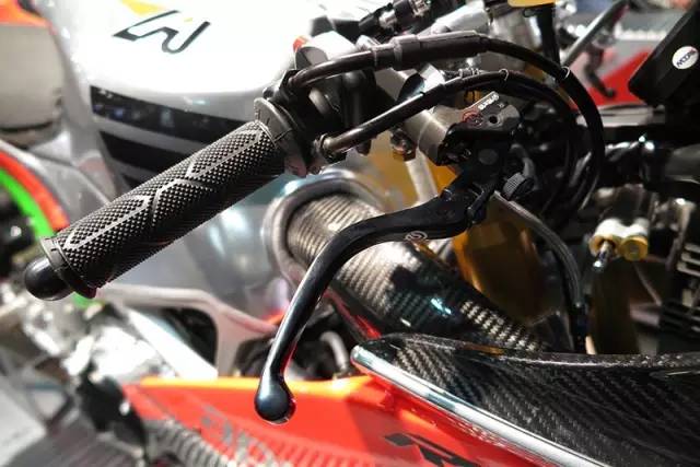 新款rsv4赛道测评,rsv4最接近赛道技术车型