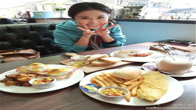 出道自带“吃货”属性？这种“人设”太接地气了