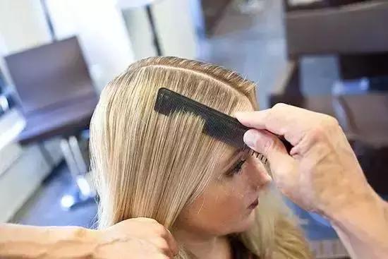 法式修剪发型,法式牧羊卷发型