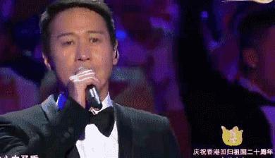 习*平近**走上舞台同全场高唱《歌唱祖国》昨晚的这台晚会刷屏了！