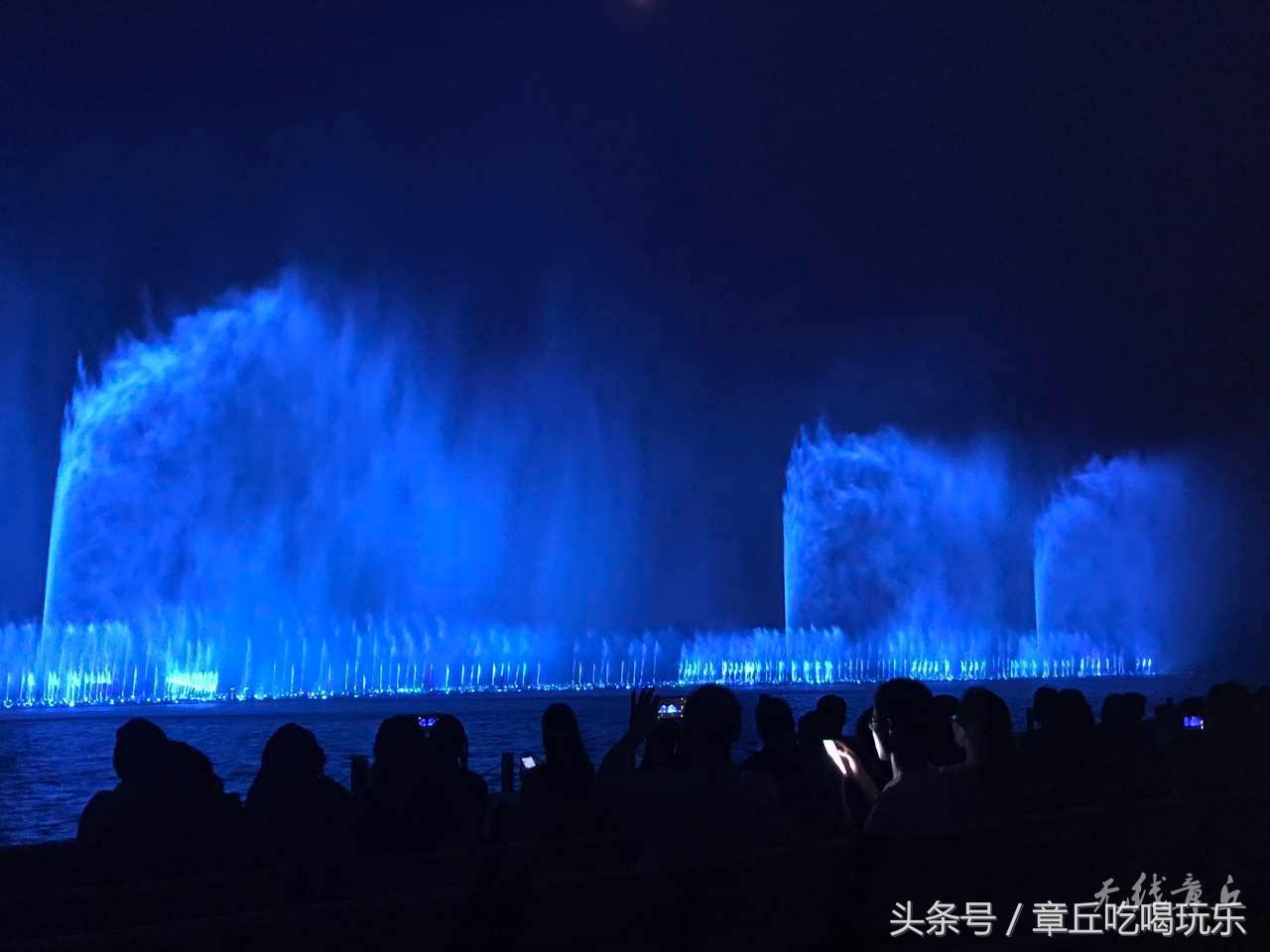 绣源河刷屏“联合国”朋友圈——山大学子夜看山大魅力后花园