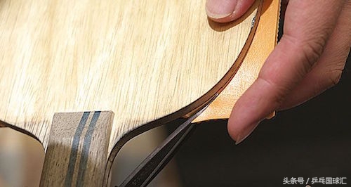 粘乒乓球胶皮如何去除以前的胶水,乒乓球拍胶皮剪坏了怎么办