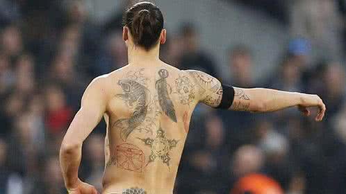 足坛历史上唯一没有纹身的球员,足球哪几位球员有纹身