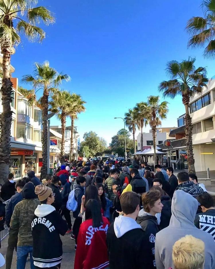 lv联名supreme火爆程度,lvxsupreme