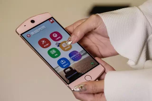 国产手机的“照骗”经济学：90后是活在照片里的一代