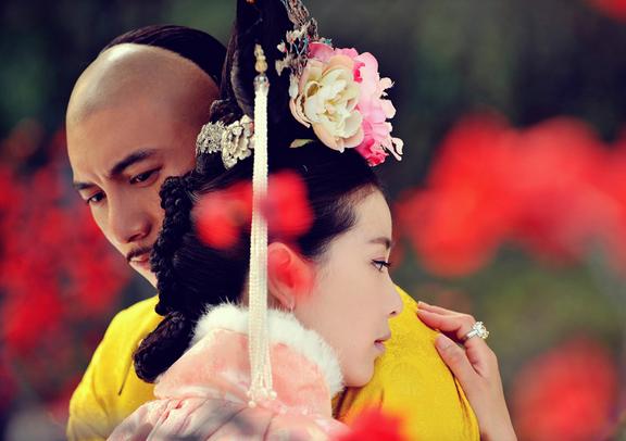 宋慧乔和杨幂谁更漂亮,杨幂和宋仲基一起在日本看秀