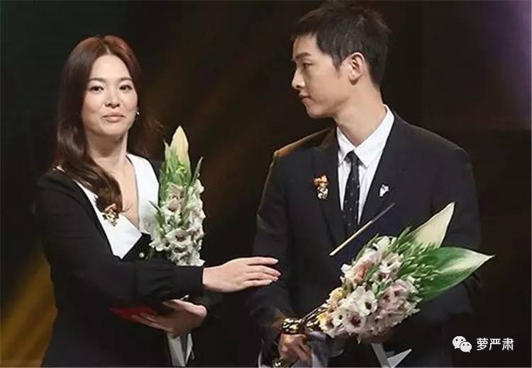 宋仲基宋慧乔白天揽腰秀甜蜜,宋仲基宋慧乔甜蜜太阳后裔