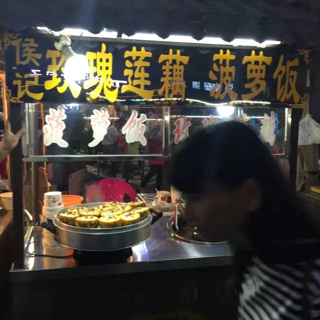 开封鼓楼广场离鼓楼夜市近吗,开封鼓楼夜市营业到几点
