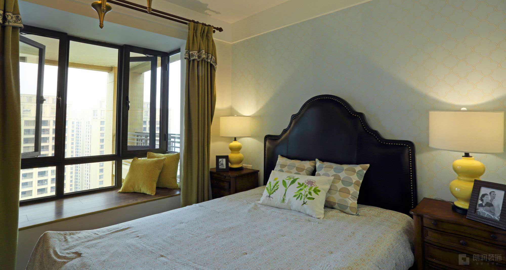 成都南湖世纪109平轻奢法式风格设计实景图，客餐厅开放式设计不错，温馨实用有格调