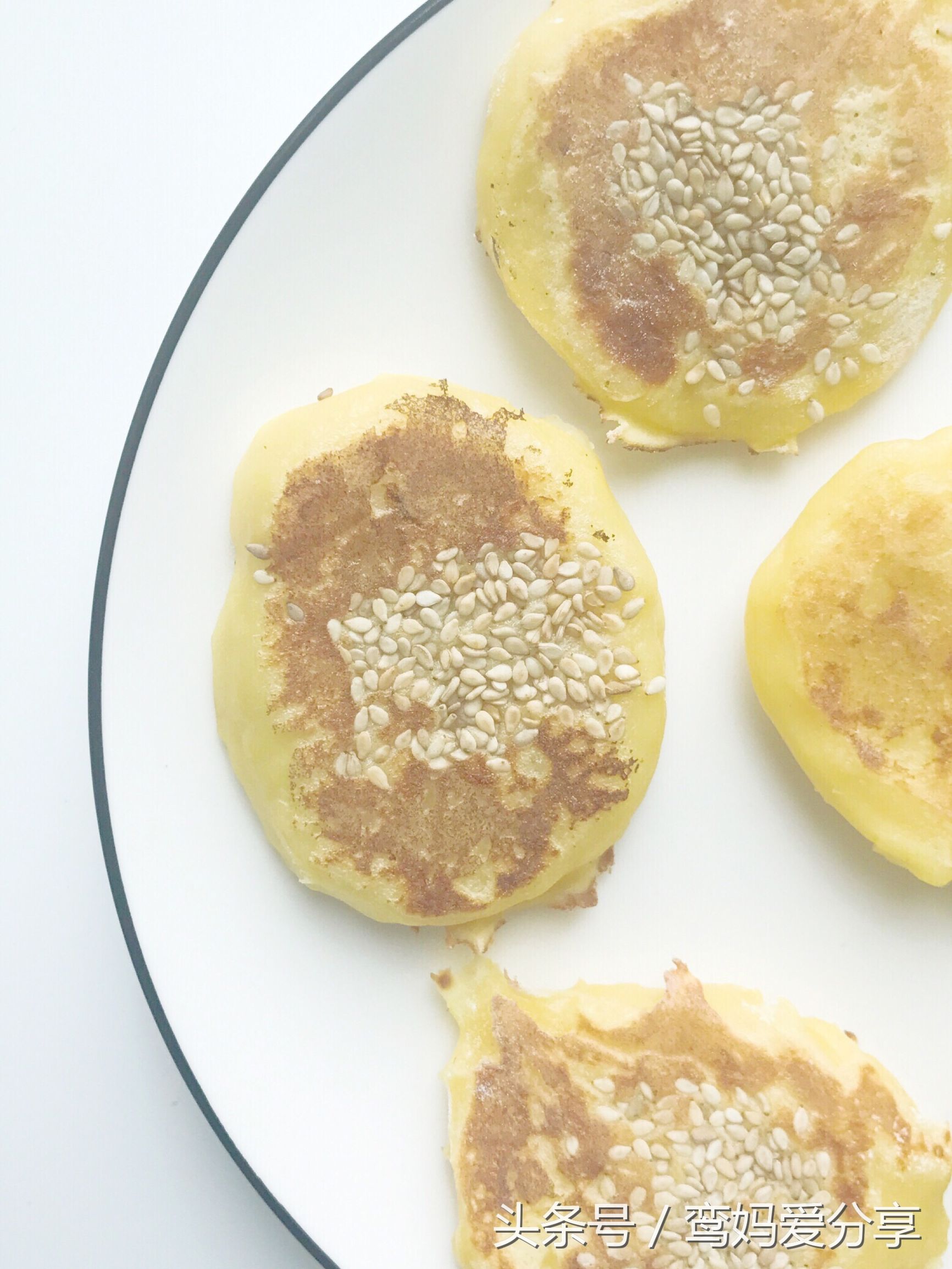 宝宝辅食土豆蔬菜饼防便秘,宝宝通便辅食玉米鸡蛋饼