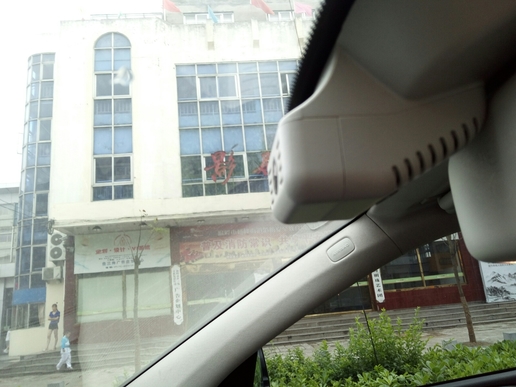 轿跑SUV奔驰GLE320coupe提车感受，外观很帅很装逼，配置却很低！