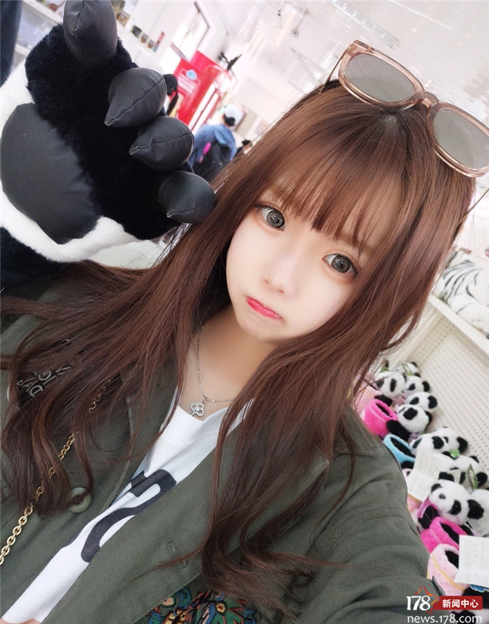 一起扒Showgirl:可爱又迷人的二次元美女小婕酱