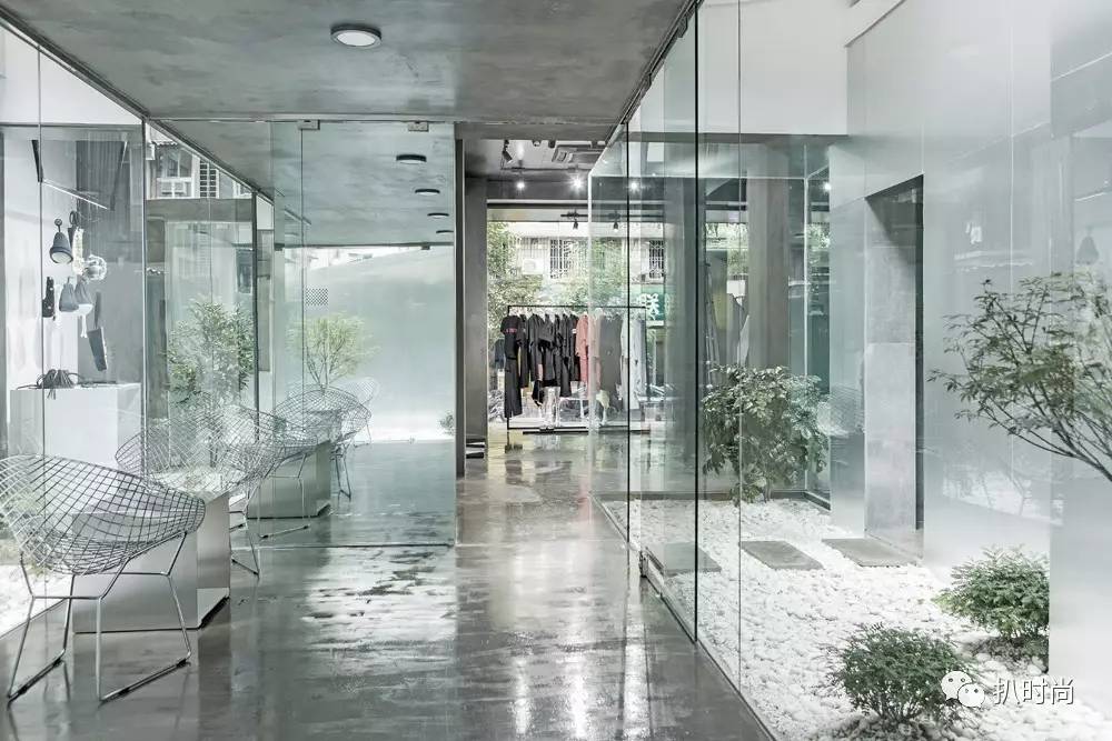 新手做服装是先拿货还是看货,新手做服装应该大量铺货吗