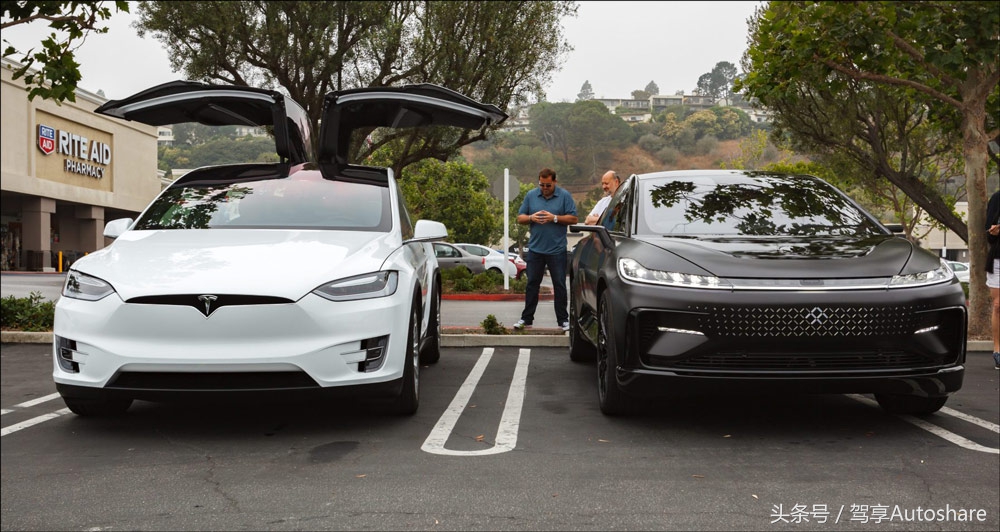 新特斯拉新款modelx评测,路遇特斯拉modely