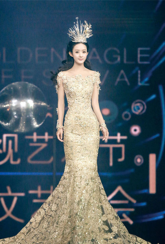 赵丽颖有种岁月沉淀之后的优雅,赵丽颖默默努力惊艳所有人