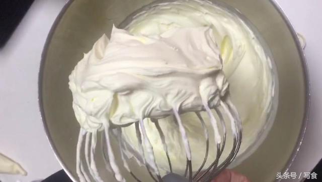 怎样让奶油裱花更硬挺,蛋糕奶油怎么打发硬挺不塌