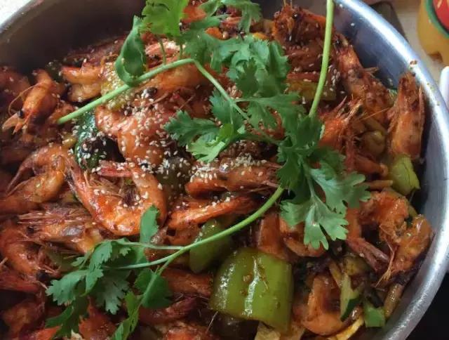 一个老外说要在1年内吃遍中国,结果5年了,还在新乡