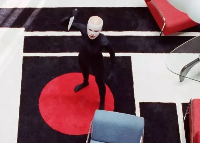 为了复仇，他把罪犯整容成自己的老婆！